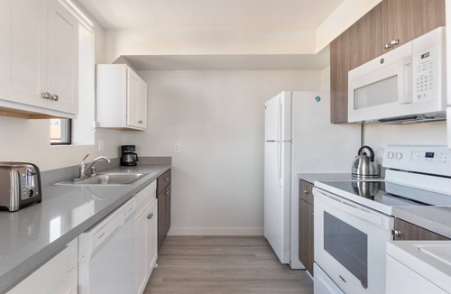 Central Berkeley Apartment | Blueground | Central Berkeley, rooftop, nr UC Berkeley