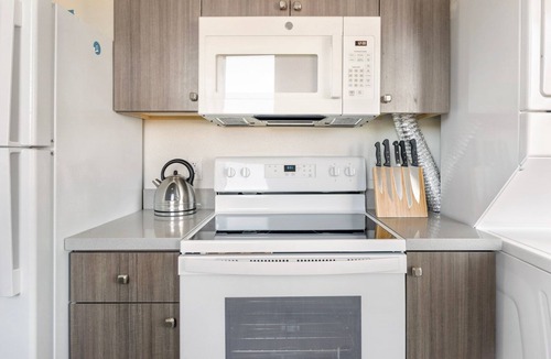 Central Berkeley Apartment | Blueground | Central Berkeley, rooftop, nr UC Berkeley