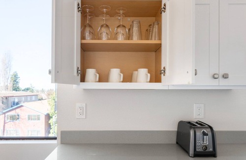 Central Berkeley Apartment | Blueground | Central Berkeley, rooftop, nr UC Berkeley