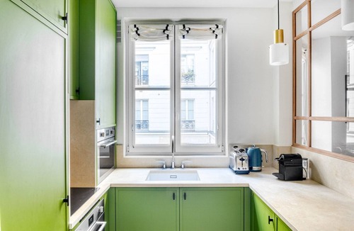 Faubourg-du-Roule Apartment | Blueground | Champs Elysées, furnished, equipped