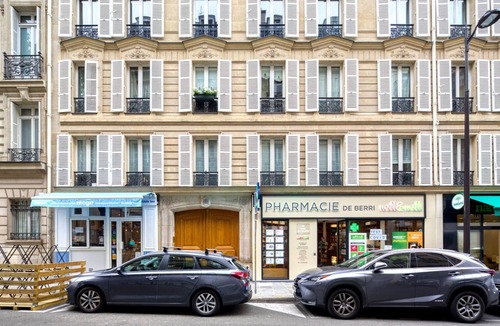 Faubourg-du-Roule Apartment | Blueground | Champs Elysées, furnished, equipped