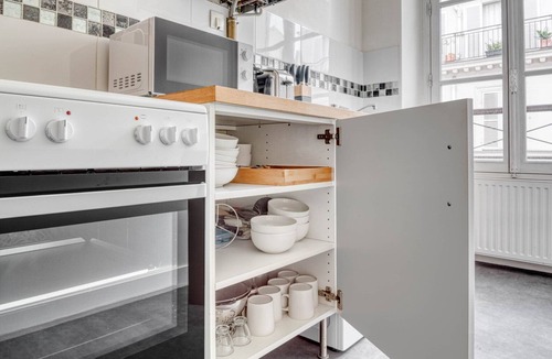 8th Arrondissement Apartment | Blueground | Champs Elysées, office, furnished