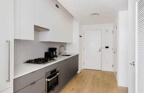 Chelsea Apartment | Blueground | Chelsea, rooftop pool, nr High Line