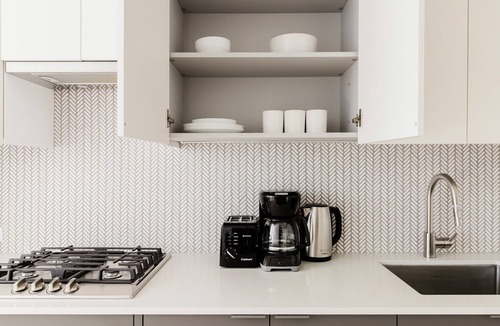 Chelsea Apartment | Blueground | Chelsea, rooftop pool, nr High Line
