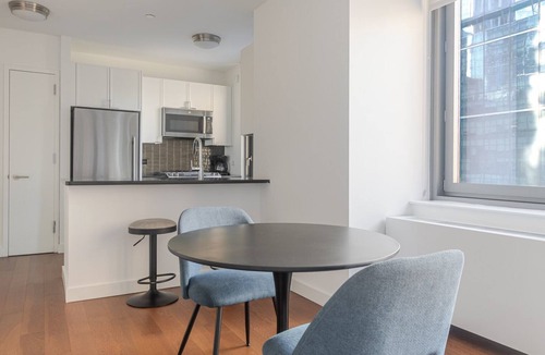 Chelsea Apartment | Blueground | Chelsea, rooftop, nr The Vessel