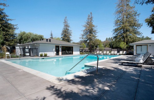 Cupertino Apartment | Blueground | Cupertino, pool, nr Memorial Park
