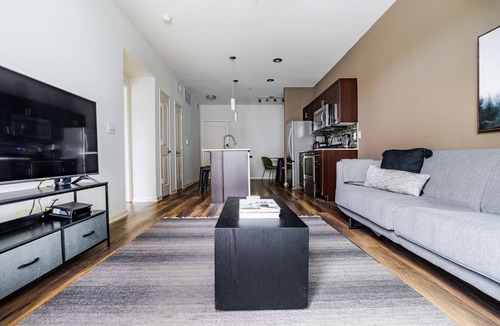 North Burnet Apartment | Blueground | Domain, pool & gym, nr stadium