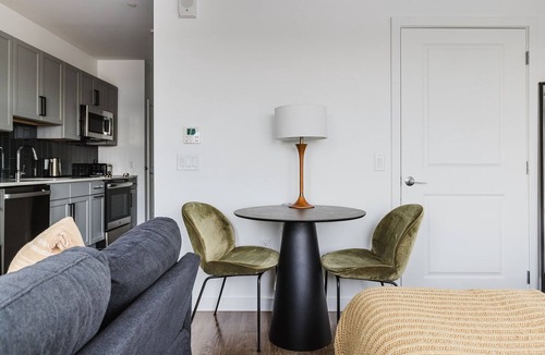 Neponset - Port Norfolk Apartment | Blueground | Dorchester 2bd apartment