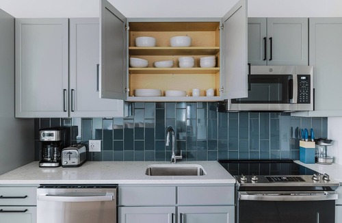 Neponset - Port Norfolk Apartment | Blueground | Dorchester studio apartment