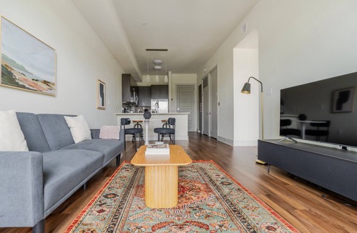 West End Apartment | Blueground | Downtown Austin, pool, nr Congress