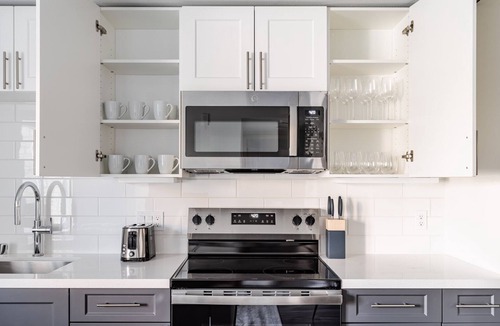 Downtown Berkeley Apartment | Blueground | Downtown Berkeley, AC, nr UC Berkeley