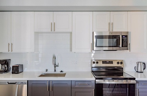 Downtown Berkeley Apartment | Blueground | Downtown Berkeley, rooftop, nr UC Berkeley