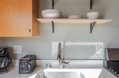 Downtown North Apartment | Blueground | Downtown North, balcony, nr park