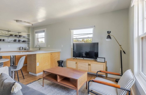 Downtown North Apartment | Blueground | Downtown North, view, nr Stanford