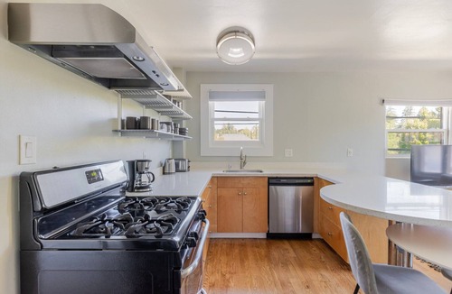 Downtown North Apartment | Blueground | Downtown North, view, nr Stanford