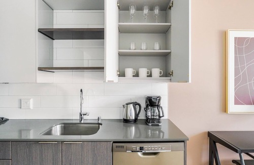 Downtown Apartment | Blueground | Downtown, rooftop, nr Marymoor Park