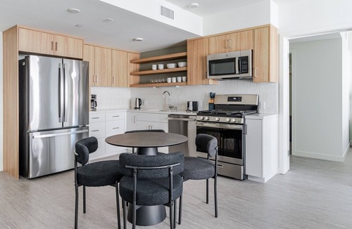 Downtown Berkeley Apartment | Blueground | Dtwn Berkeley, AC, nr UC Campus