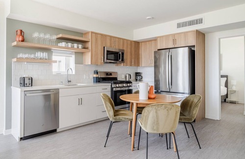 Downtown Berkeley Apartment | Blueground | Dtwn Berkeley, AC, nr UC Campus