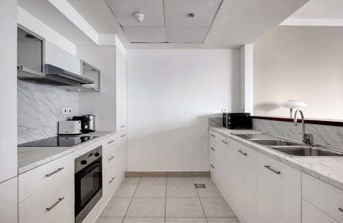 Dubai Marina Apartment | Blueground | Dubai Marina, pool, nr Marina