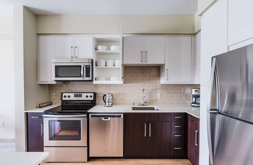 Dublin Apartment | Blueground | Dublin, pool & AC, nr Heritage Park