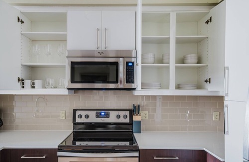 Dublin Apartment | Blueground | Dublin, pool & w/d, nr park
