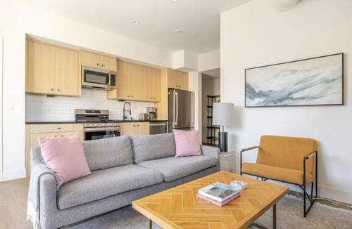 East Hollywood Apartment | Blueground | East Hollywood, rooftop, nr Hollywood Bowl