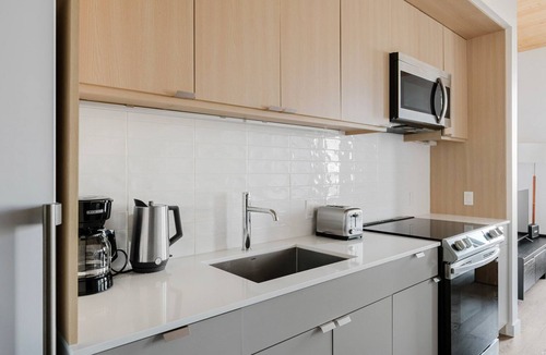 East Somerville Apartment | Blueground | East Somerville, rooftop, nr Park