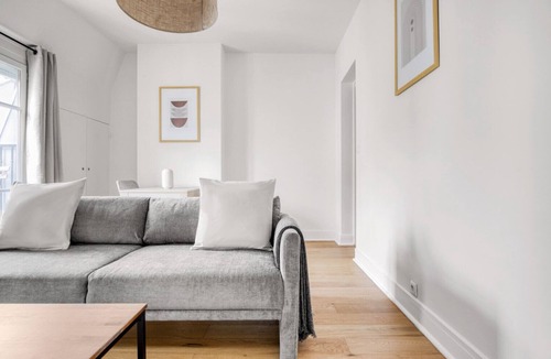 Quartier de l'Ecole-Militaire Apartment | Blueground | Ecole Militaire, furnished, balcony