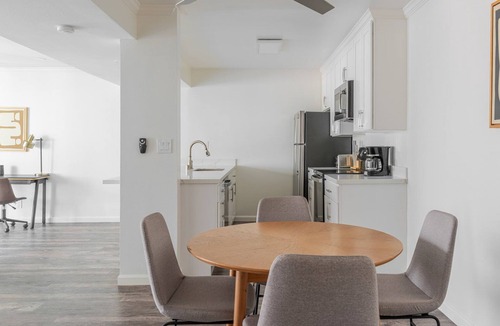 Edgewood Park Apartment | Blueground | Edgewood Park, pool, nr Courthouse