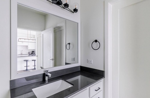 Elmhurst Apartment | Blueground | Elmhurst, pool, nr Elmhurst Art Museum