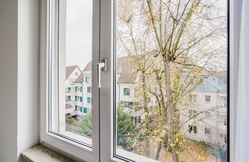 Alt-Wiedikon Apartment | Blueground | Enge, balcony & w/d, nr market