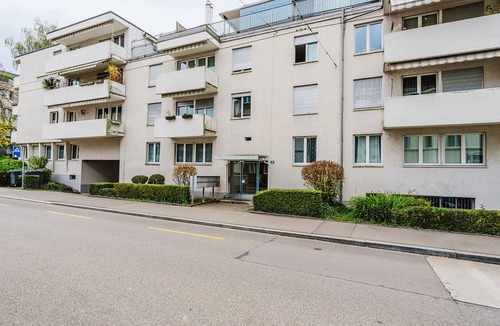 Enge Apartment | Blueground | Enge, elevator, w/d, near market