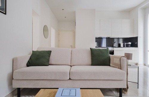 District 2 Apartment | Blueground | Enge, terrace, nr Lake Zurich