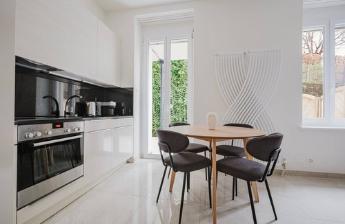 District 2 Apartment | Blueground | Enge, terrace, nr Lake Zurich