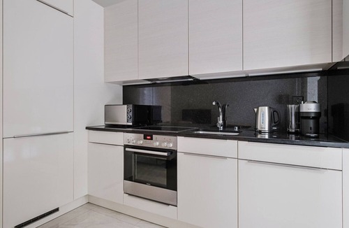District 2 Apartment | Blueground | Enge, terrace, nr Lake Zurich