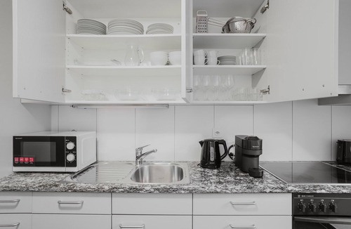 Enge Apartment | Blueground | Enge, w/d, nr market & Old Town