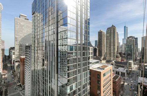 Rush and Division Apartment | Blueground | Gold Coast, AC, nr Hancock Center