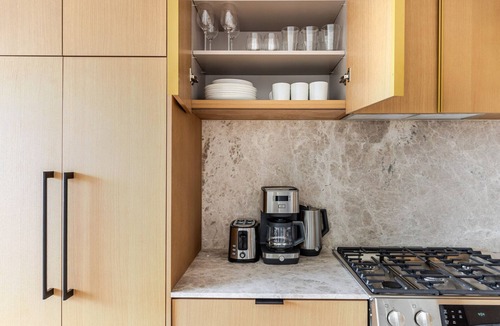 Gowanus Apartment | Blueground | Gowanus, rooftop pool, nr Prospect Park