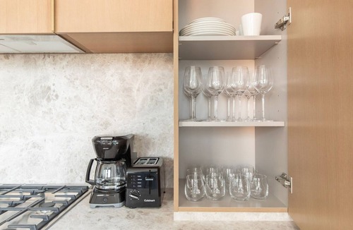 Gowanus Apartment | Blueground | Gowanus, rooftop pool, nr Prospect Park