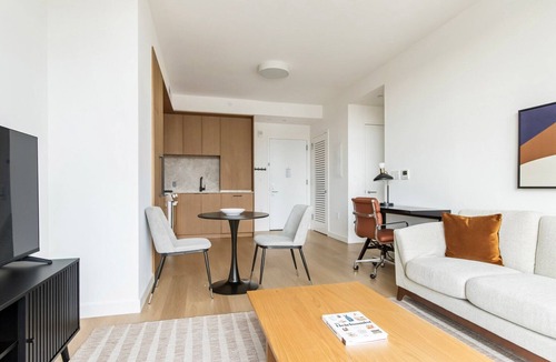 Gowanus Apartment | Blueground | Gowanus, rooftop pool, nr Prospect Park