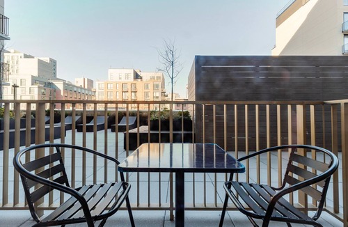Greenpoint Apartment | Blueground | Greenpoint, rooftop, nr Transmitter Park
