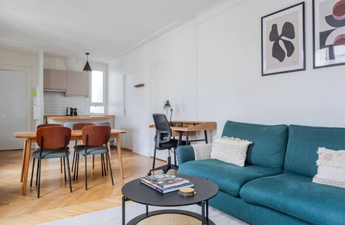 Faubourg Saint-Germain Apartment | Blueground | Gros-Caillou, view, nr Eiffel Tower