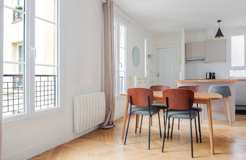 Faubourg Saint-Germain Apartment | Blueground | Gros-Caillou, view, nr Eiffel Tower