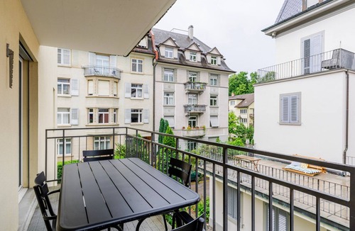 Hochschulen Apartment | Blueground | Hochschulen, balcony, nr Zurich Lake