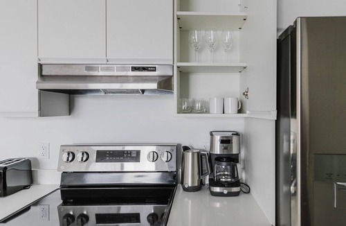 Little Ranches Apartment | Blueground | Hollywood, pool & w/d, nr beach