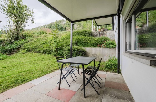Horgen District Apartment | Blueground | Horgen, laundry appliances