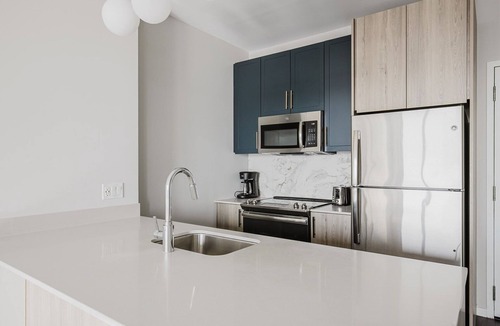 East Hyde Park Apartment | Blueground | Hyde Park, AC, w/d, nr museum