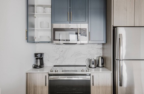 East Hyde Park Apartment | Blueground | Hyde Park, AC, w/d, nr museum