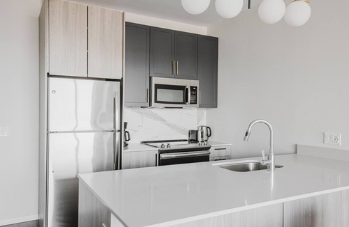 East Hyde Park Apartment | Blueground | Hyde Park, AC, w/d, nr museum