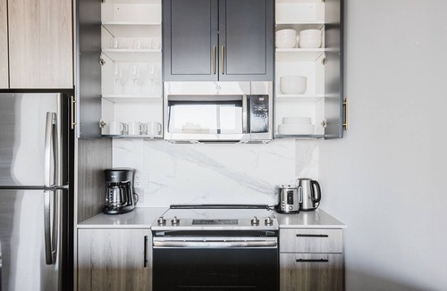 East Hyde Park Apartment | Blueground | Hyde Park, AC, w/d, nr museum